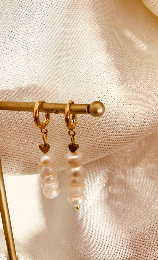 Shiny Pearl Earring